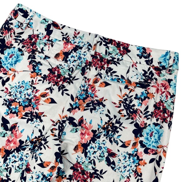 St. John’s bay size 14 white with blues, oranges, reds floral cropped pants - Picture 6 of 14